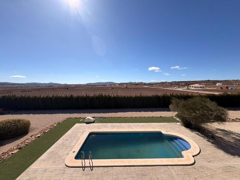 6 bedroom Villa for sale