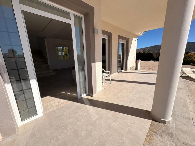 6 bedroom Villa for sale