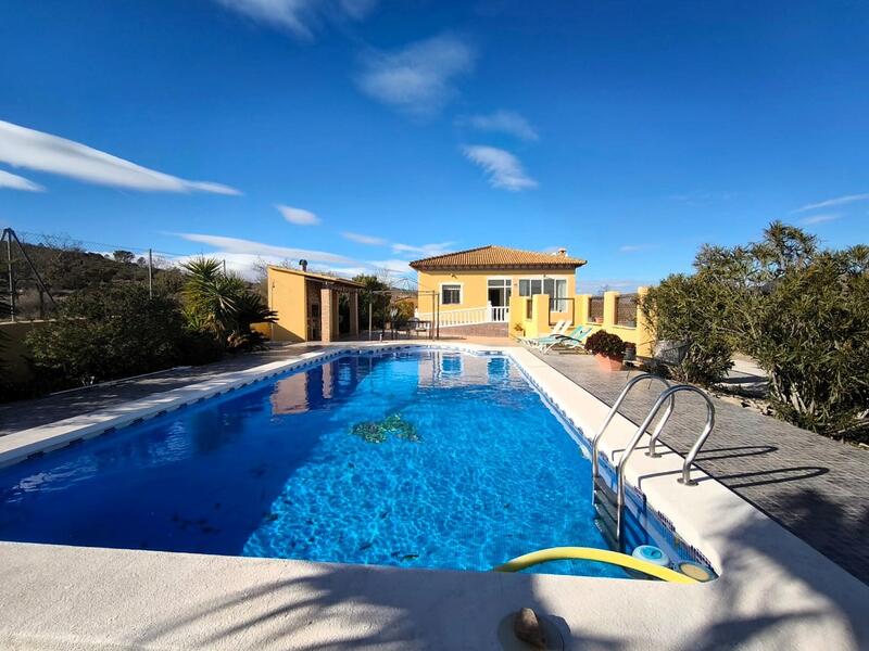 Lantställe till salu i Hondon de los Frailes, Alicante