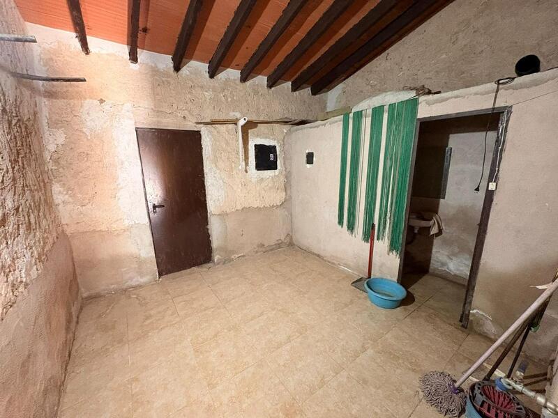 4 спальная комната Деревенский Дом продается