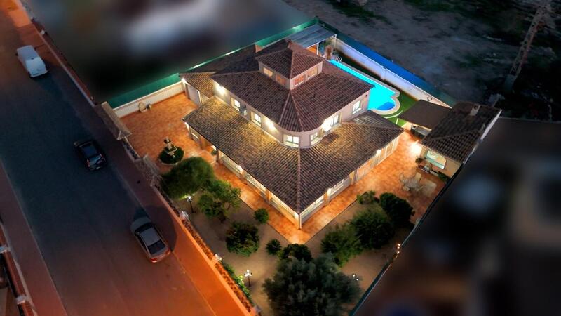 6 Cuarto Villa en venta