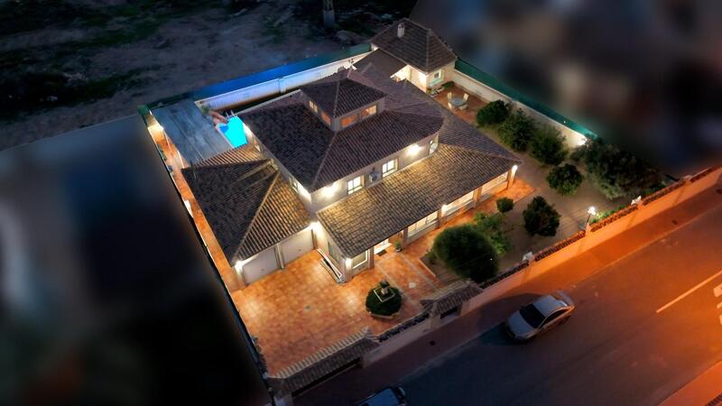 6 Cuarto Villa en venta