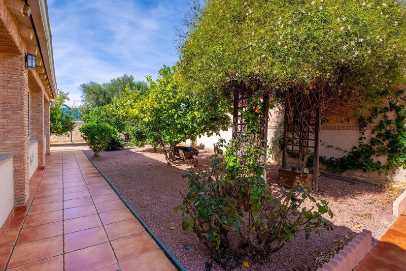 6 Cuarto Villa en venta