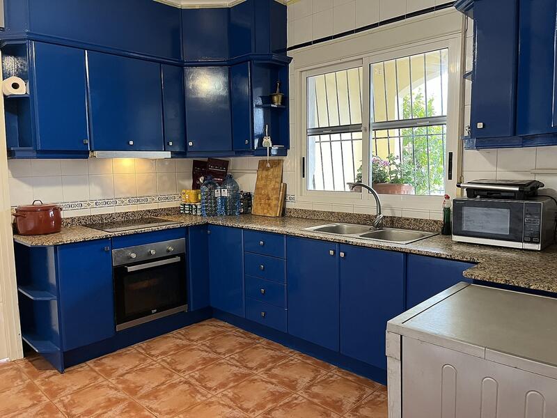 3 bedroom Townhouse for sale