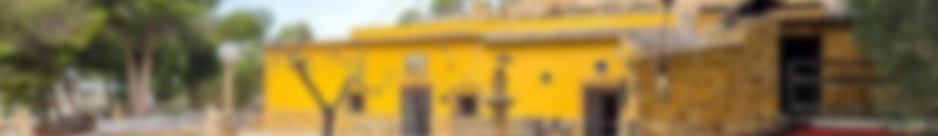 4 soveværelse Grottehus til salg