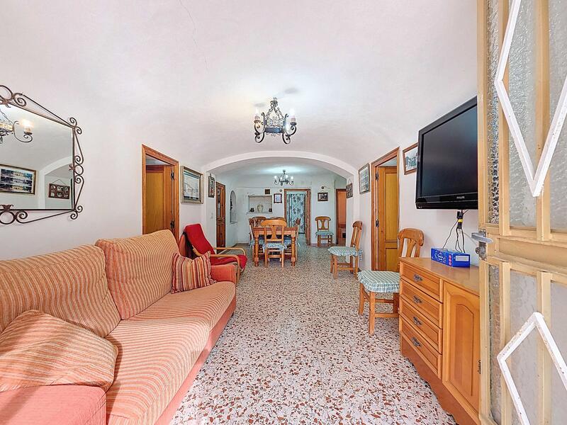 4 soveværelse Grottehus til salg