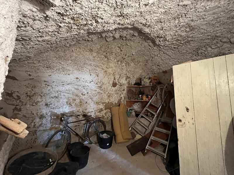 4 sovrum Grottahus till salu