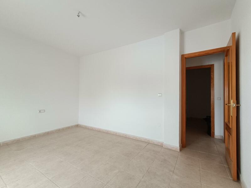 7 bedroom Townhouse for sale