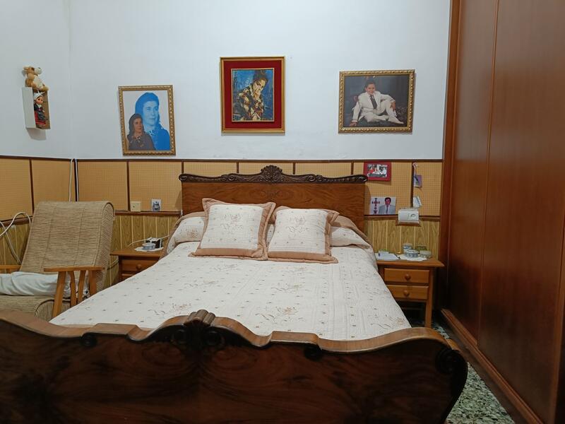 2 bedroom Townhouse for sale