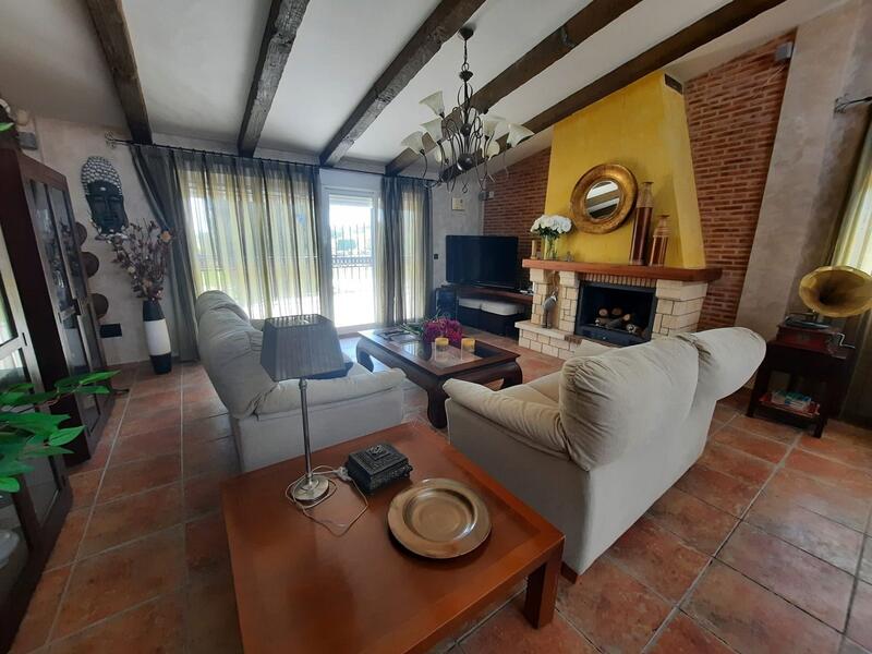 6 bedroom Villa for sale