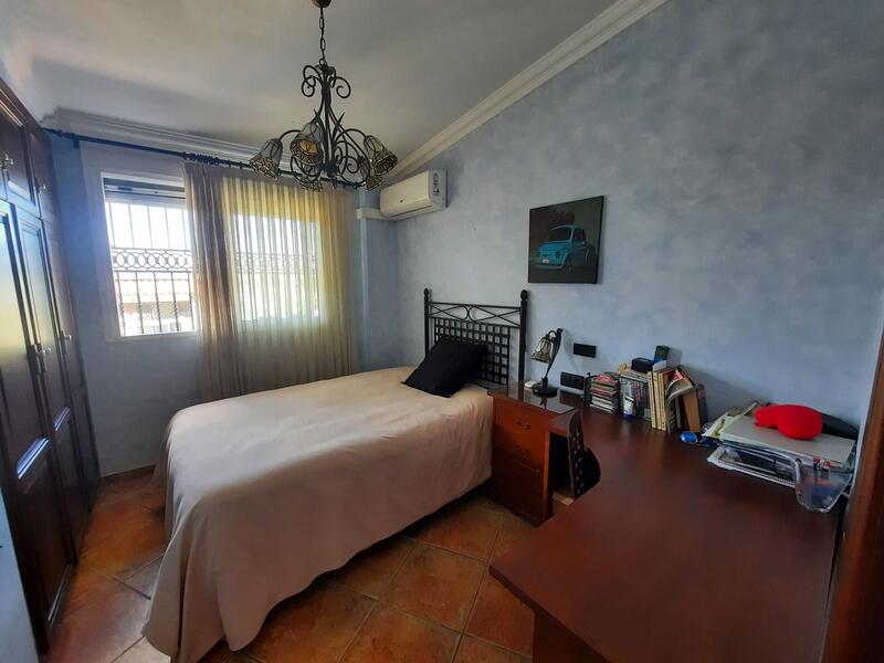 6 bedroom Villa for sale