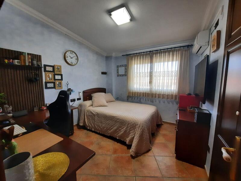 6 bedroom Villa for sale