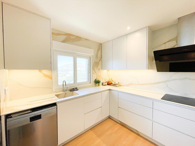 4 спальная комната вилла продается