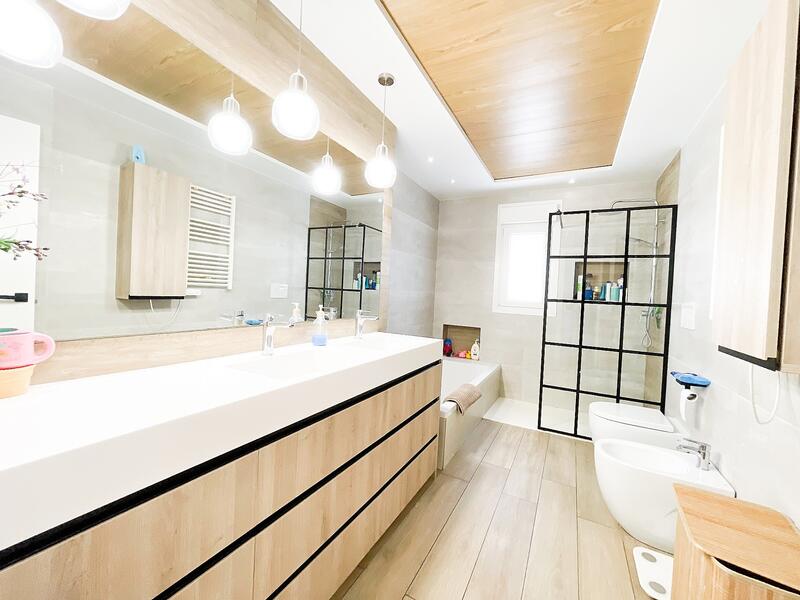 4 спальная комната вилла продается