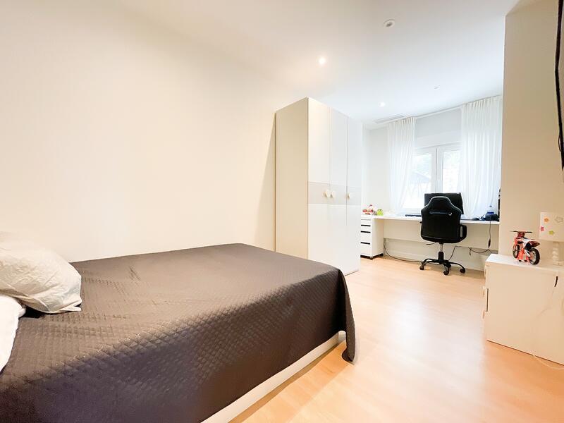 4 спальная комната вилла продается