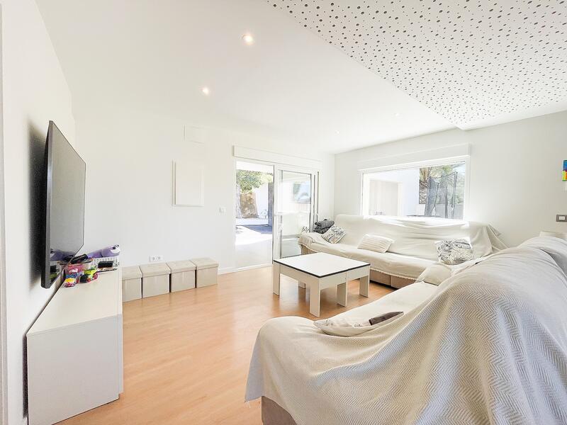 4 спальная комната вилла продается