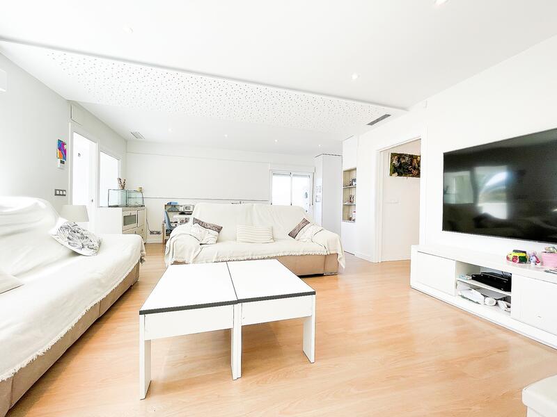 4 спальная комната вилла продается