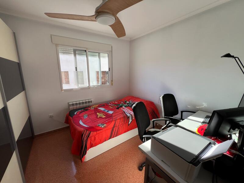 3 спальная комната городская тюрьма продается 3 спальная комната городская тюрьма продается