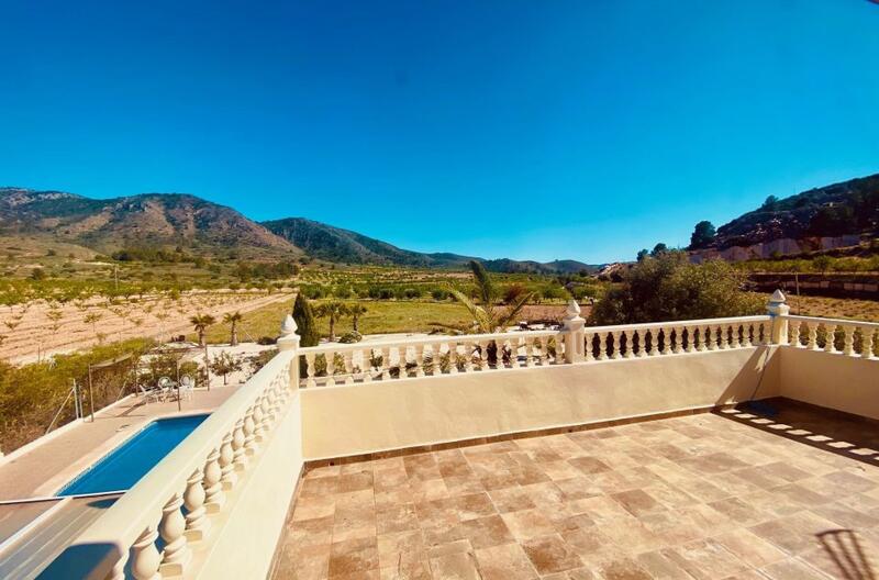 5 bedroom Country House for sale