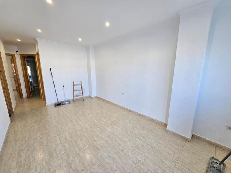 4 спальная комната городская тюрьма продается