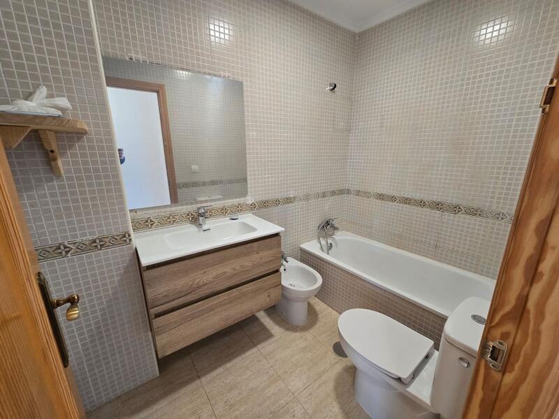 4 спальная комната городская тюрьма продается