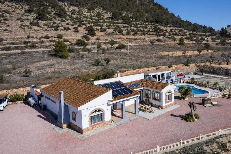 Villa for sale in Monóvar, Alicante