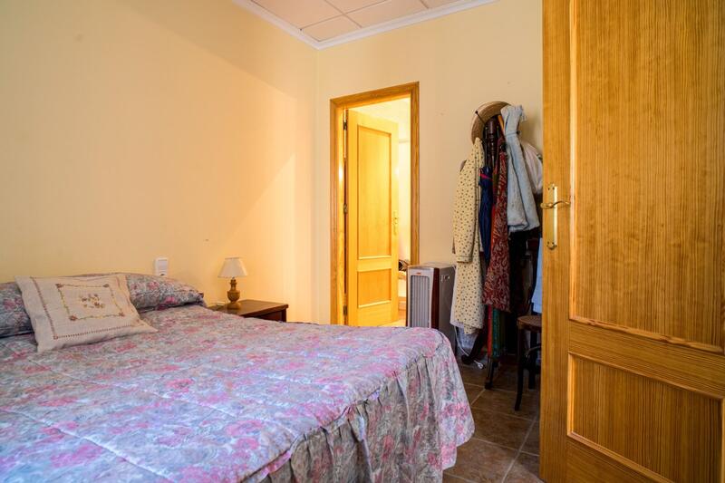 5 bedroom Townhouse for sale