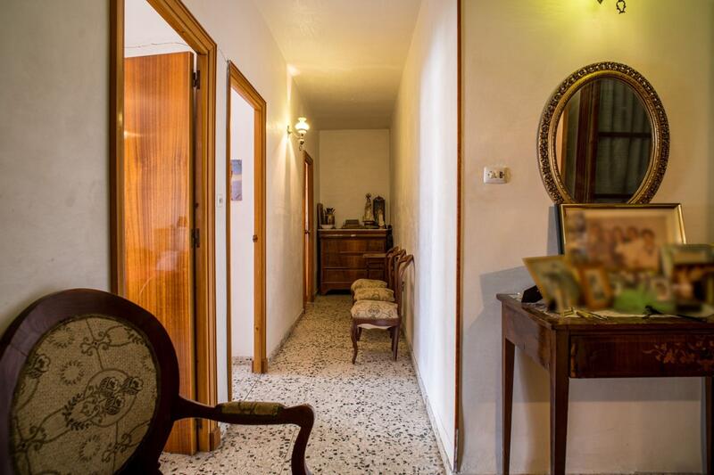 5 bedroom Townhouse for sale