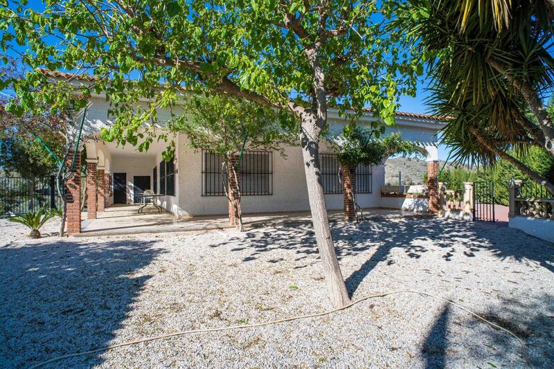 4 bedroom Country House for sale