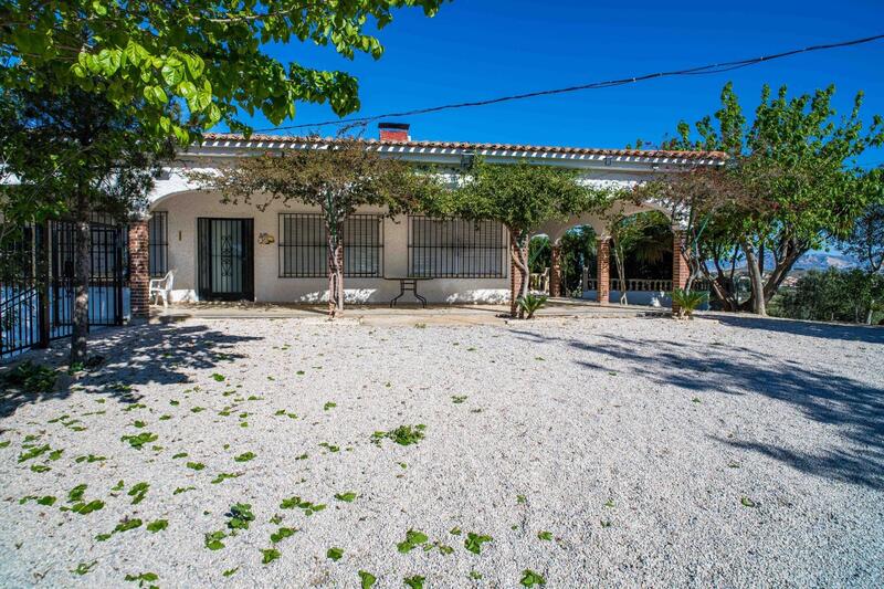 4 bedroom Country House for sale