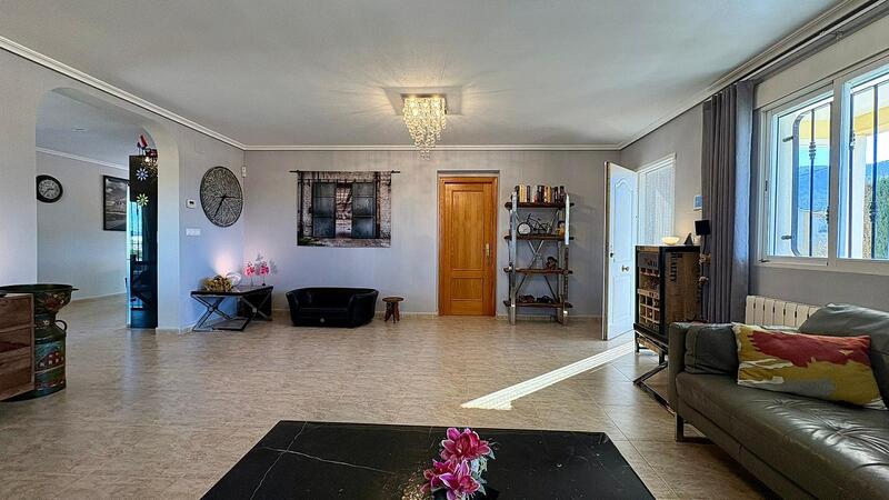 4 bedroom Villa for sale