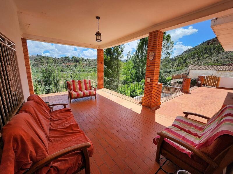 10 Cuarto Casa de Campo en venta