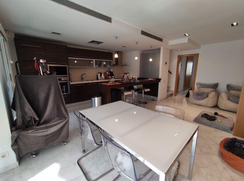 3 bedroom Apartment for sale