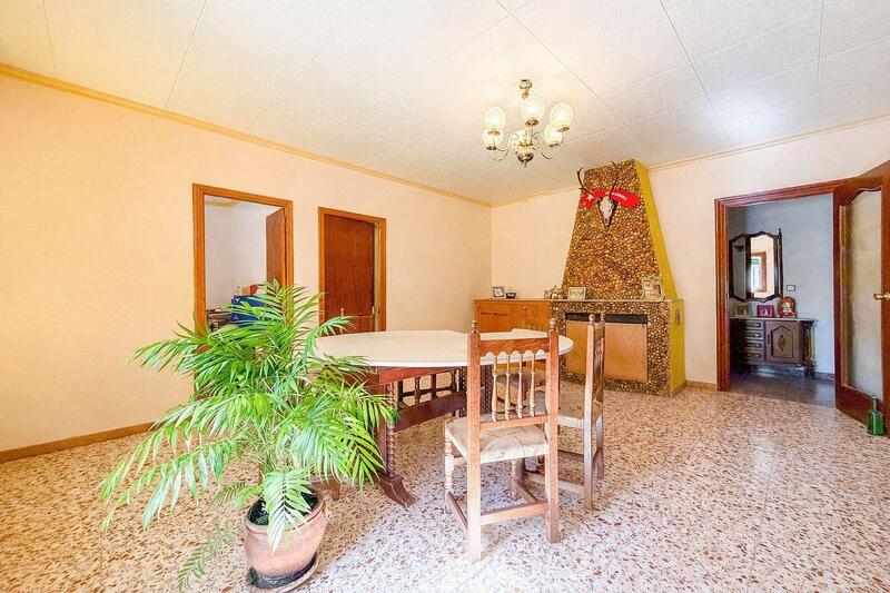6 Schlafzimmer Landhaus zu verkaufen