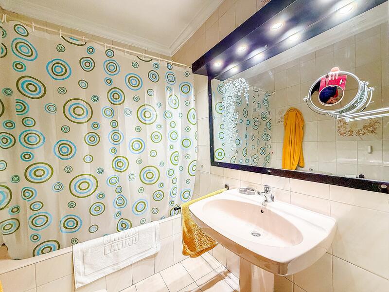 4 bedroom Townhouse for sale