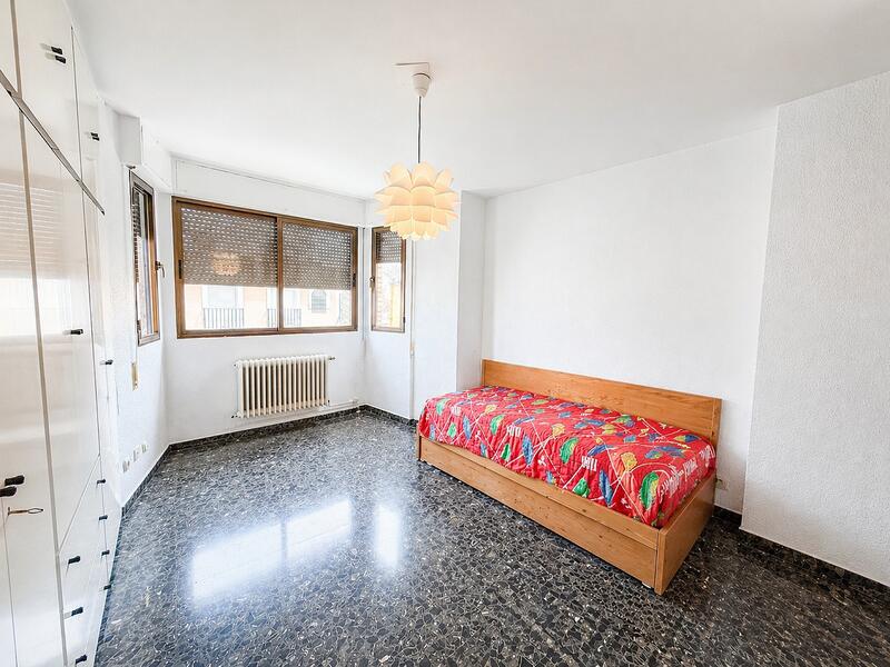 4 bedroom Townhouse for sale