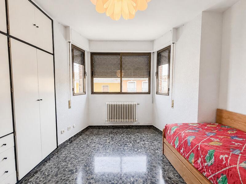 4 bedroom Townhouse for sale