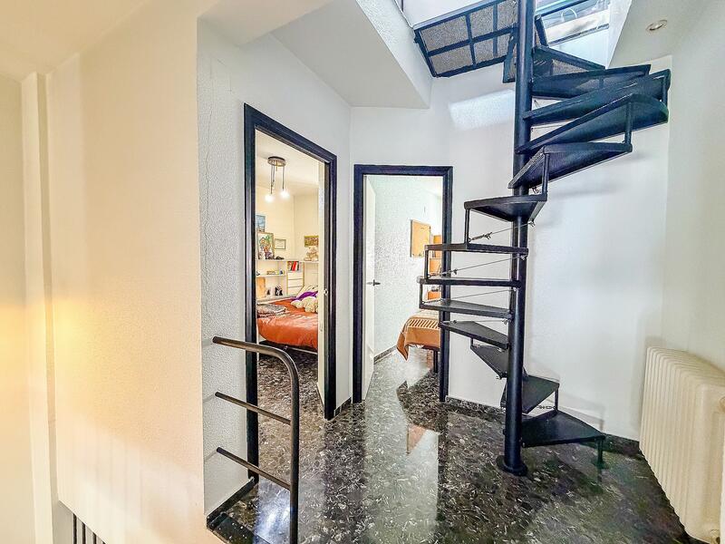 4 bedroom Townhouse for sale