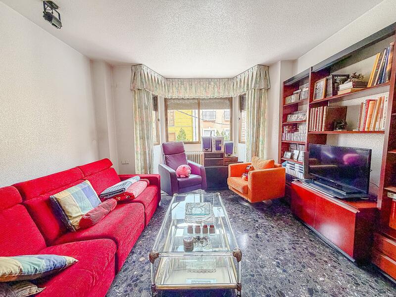 4 bedroom Townhouse for sale