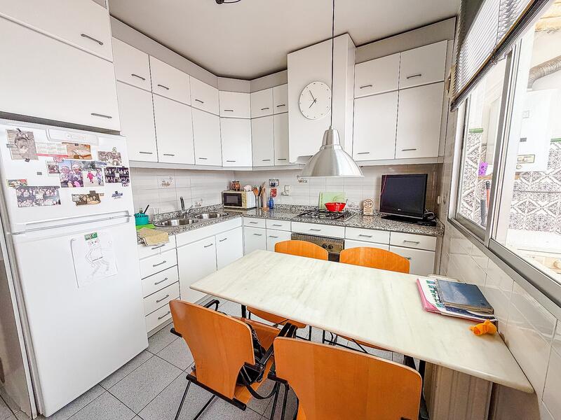 4 bedroom Townhouse for sale