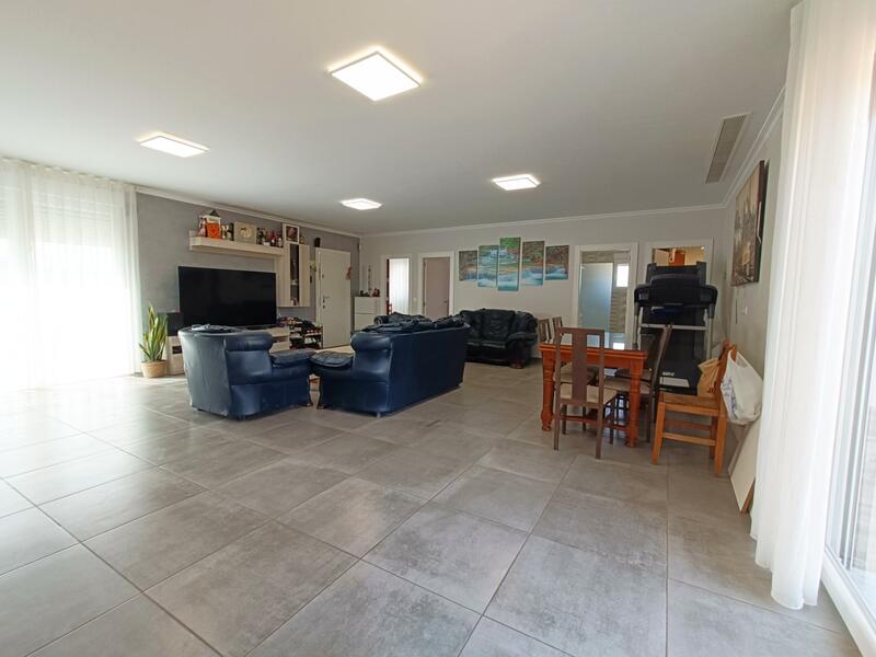 4 bedroom Villa for sale