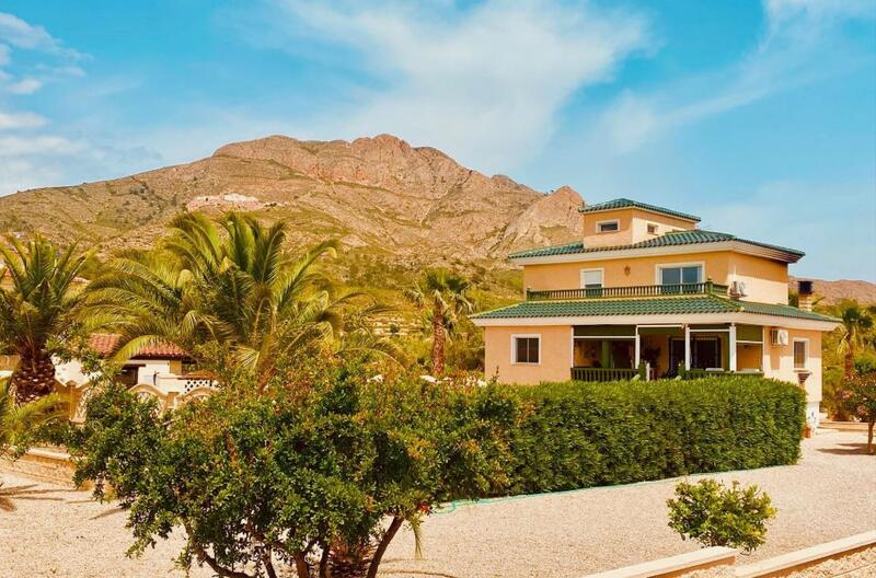 4 bedroom Villa for sale