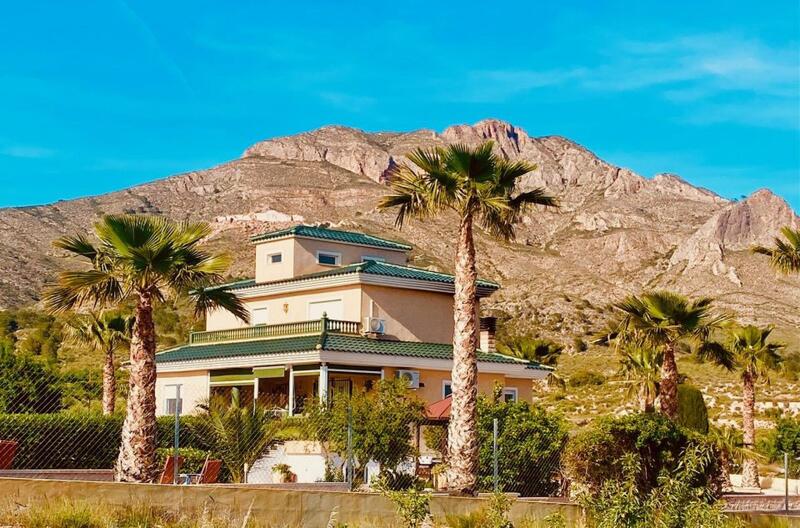 4 bedroom Villa for sale
