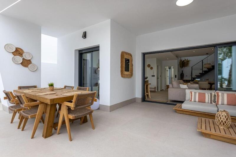 3 Schlafzimmer Villa zu verkaufen 3 Schlafzimmer Villa zu verkaufen