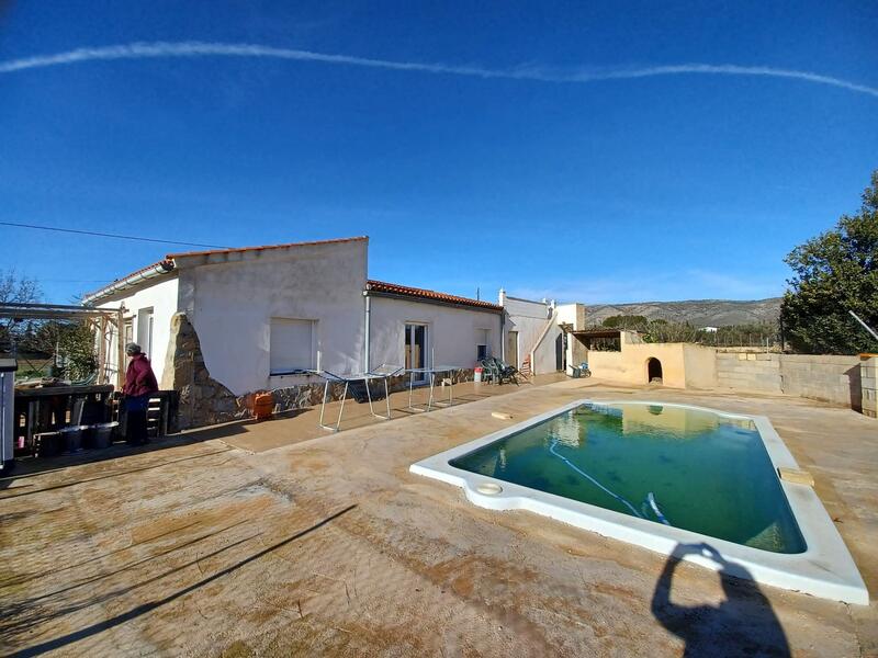 2 bedroom Country House for sale 2 bedroom Country House for sale