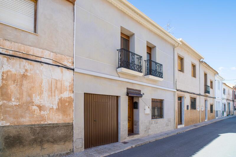 5 bedroom Townhouse for sale 5 bedroom Townhouse for sale