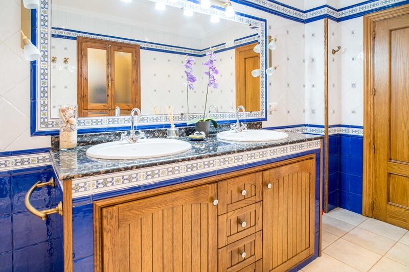 5 bedroom Townhouse for sale 5 bedroom Townhouse for sale