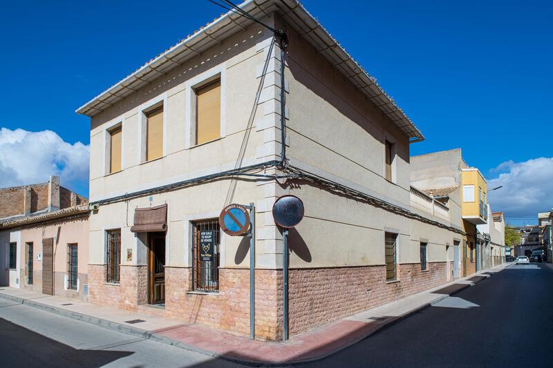 Byhus til salg i Pinoso, Alicante