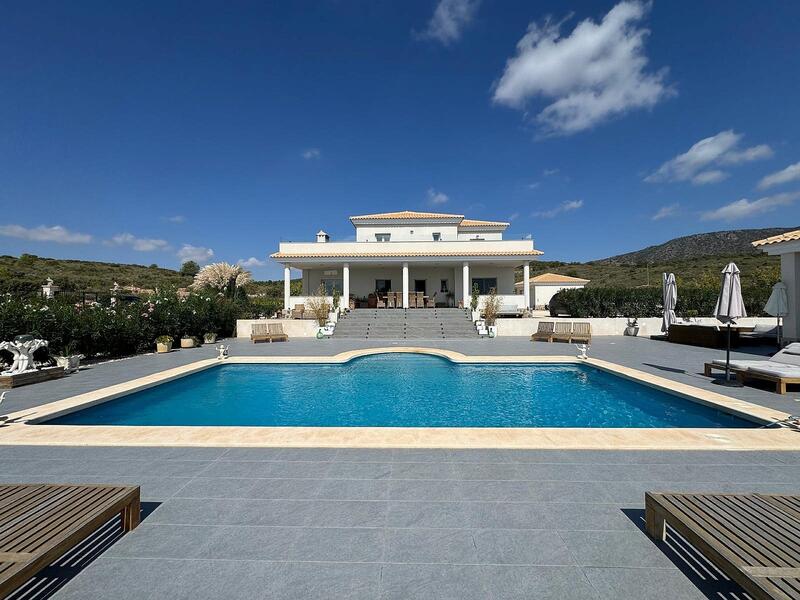 5 bedroom Villa for sale 5 bedroom Villa for sale