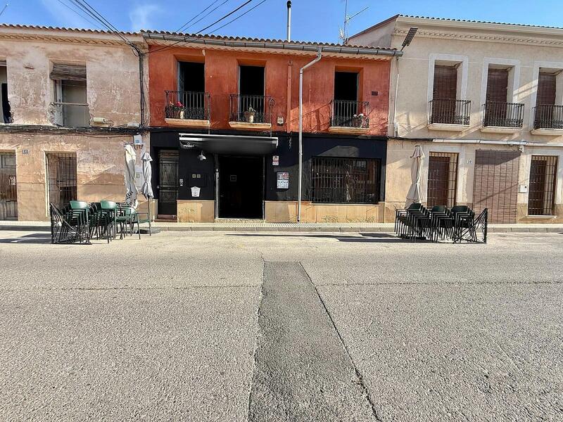 Adosado en venta en Pinoso, Alicante